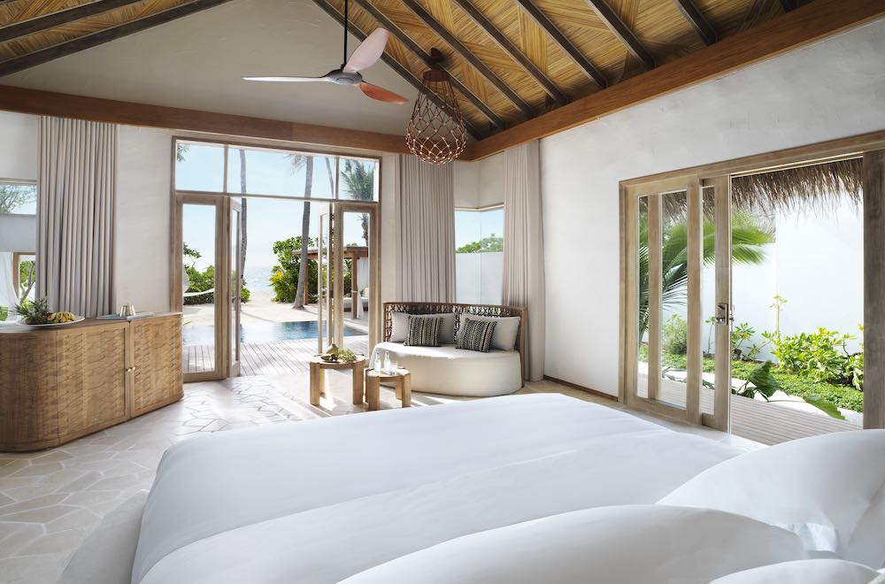 Sunset Deluxe Beach Villa with Pool at Sirru Fen Fushi Private Lagoon Resort thumbnail 4
